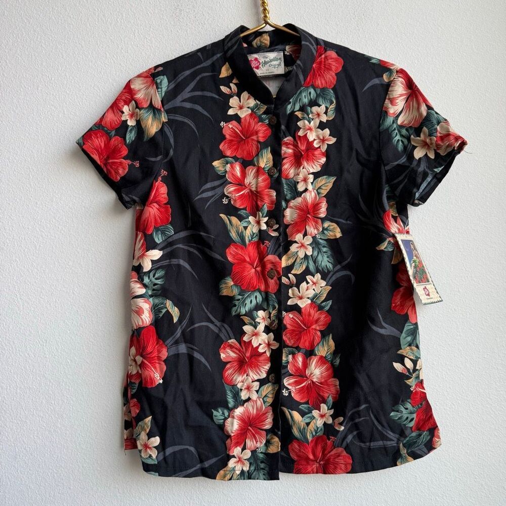 NWT VTG Hilo Hattie Floral Hawaiian Shirt Women XS Hibiscus Red Black Button Up